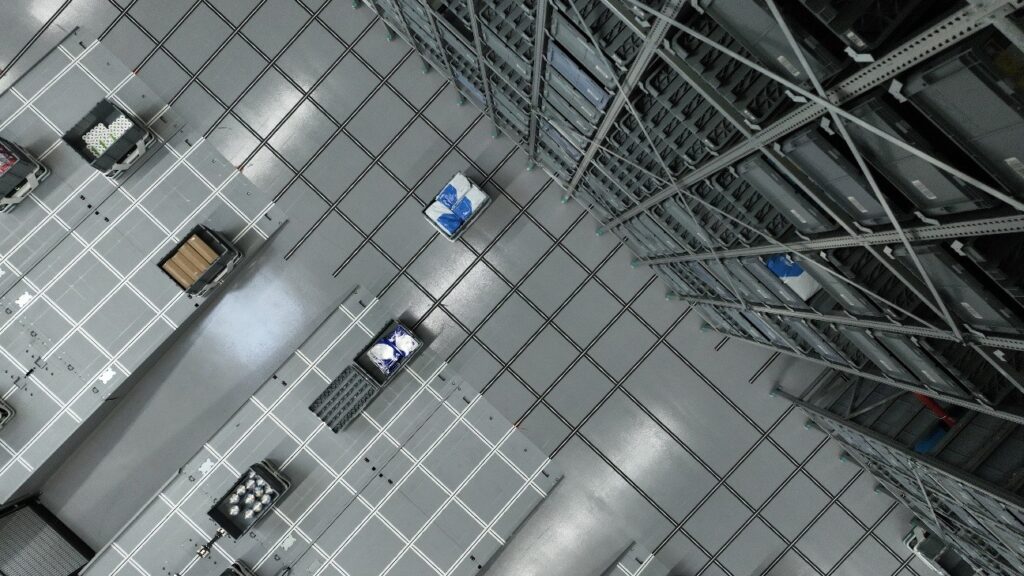3PL warehouse with advanced automation and management solutions