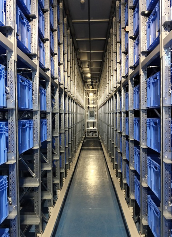 Magazzino automatico collegato alla linea produttiva automotive